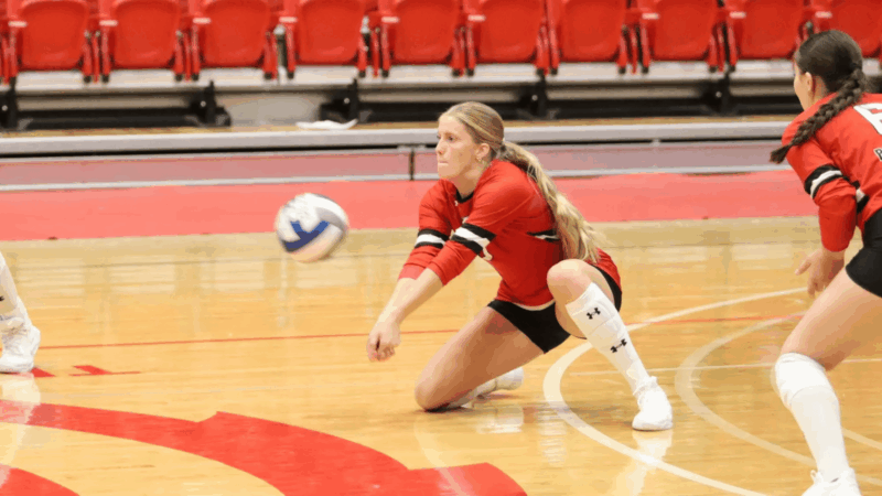 Beavers volleyball falls to Mustangs